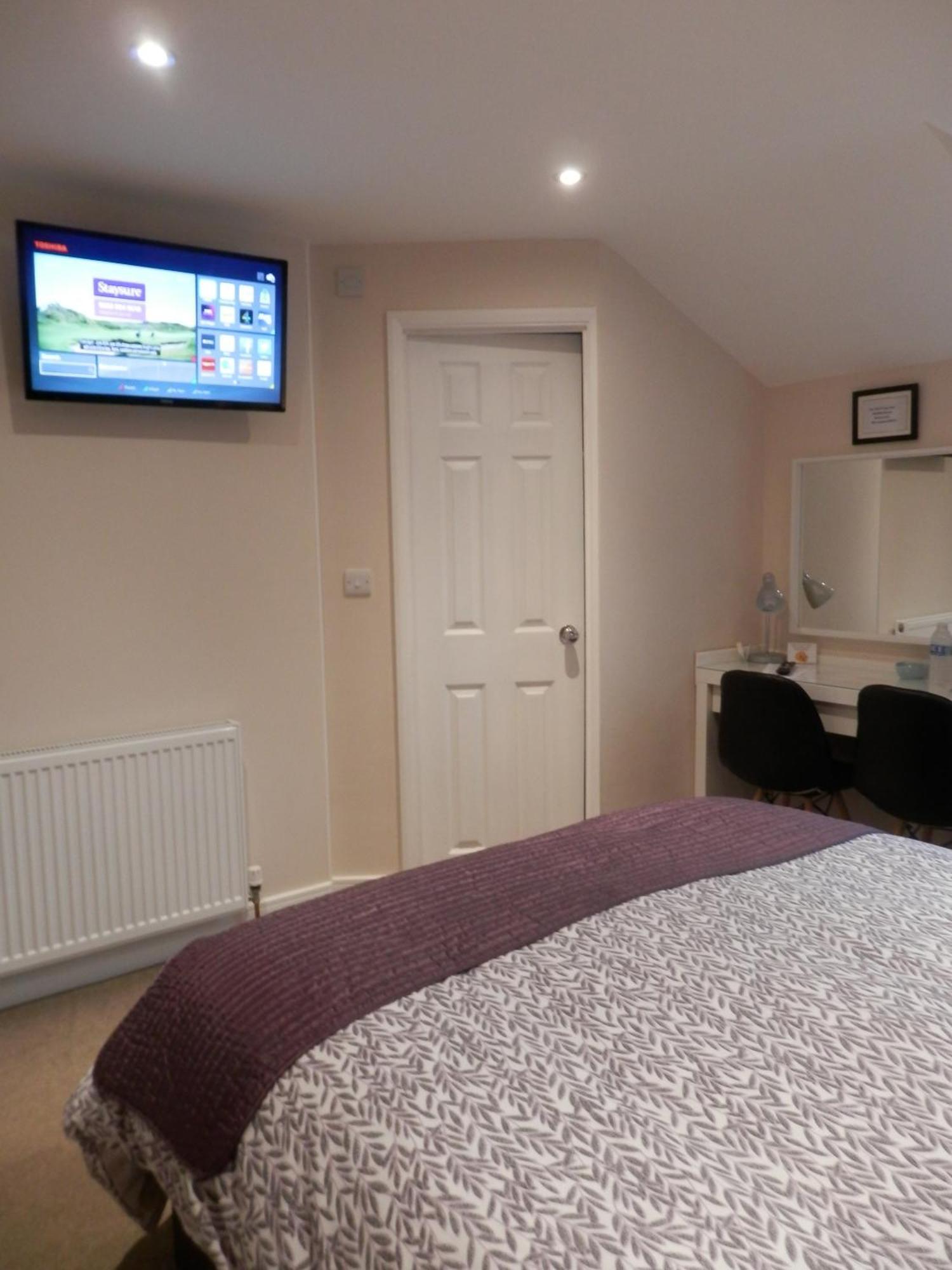 Middle House Bed & Breakfast Coventry Oda fotoğraf