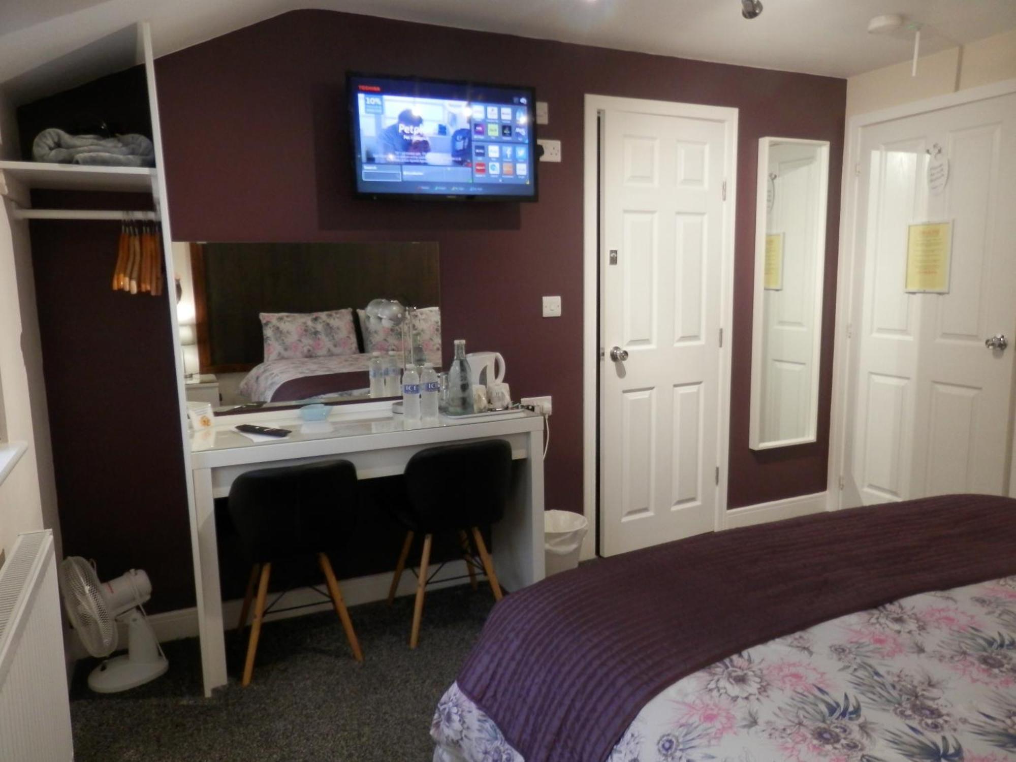 Middle House Bed & Breakfast Coventry Oda fotoğraf