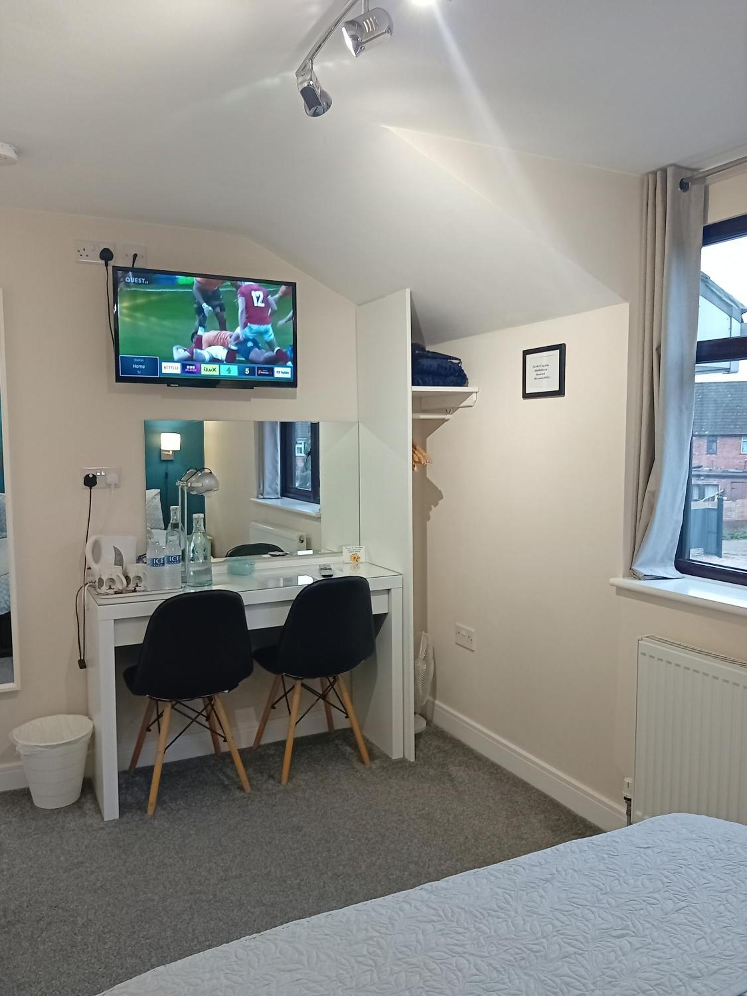 Middle House Bed & Breakfast Coventry Dış mekan fotoğraf